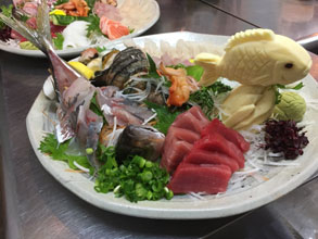 Large sashimi and vegetable carving